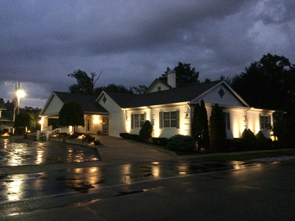 light-midwest-lightscapes-home-landscape-lighting-fixtures-home-outdoor-lighting-service-comercial