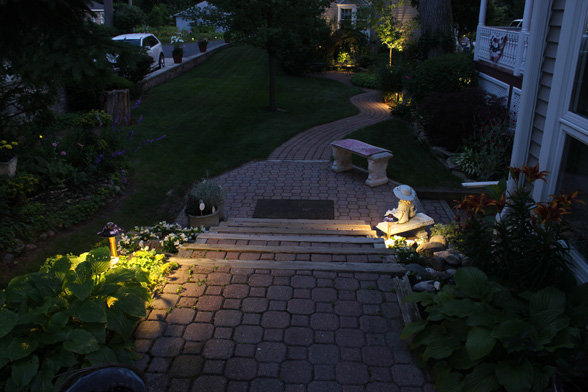 path-lighting-walkway-lighting-midwest-lightscapes-landscape-lighting-home-outdoor-lighting-services